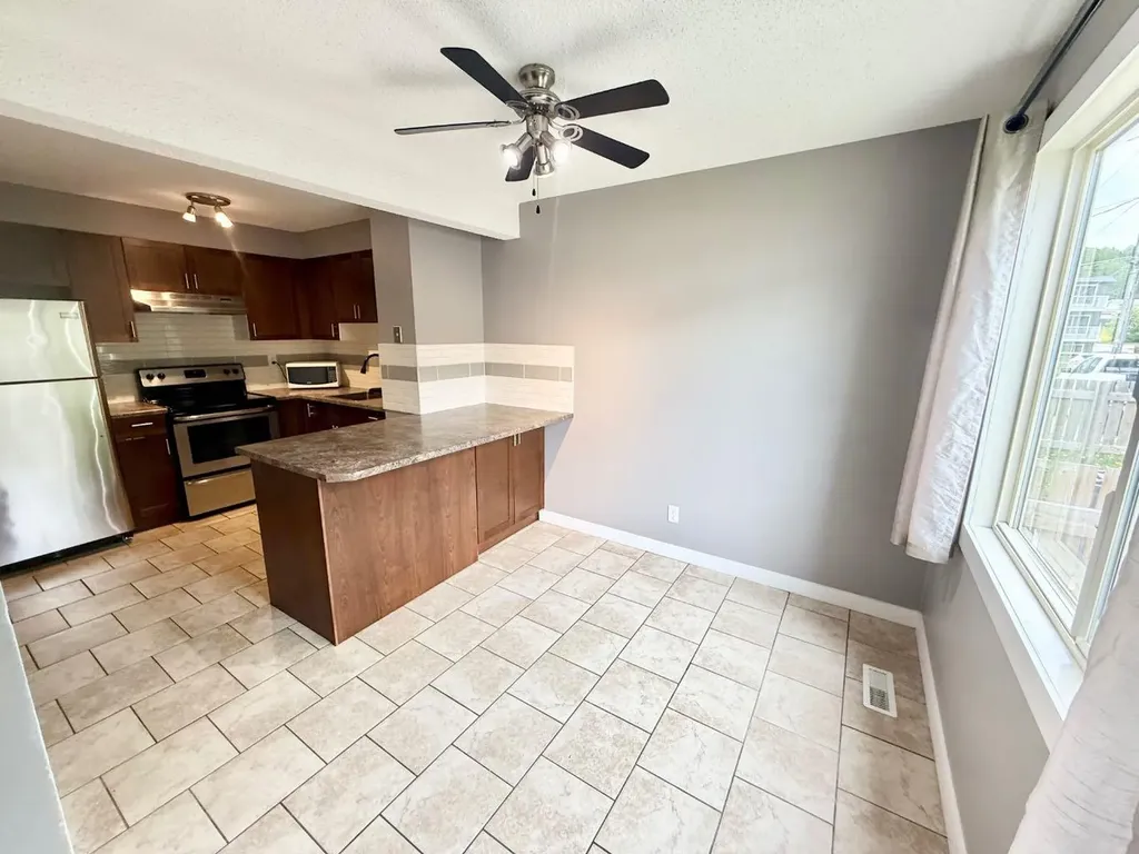 110 Tamarack Avenue Hinton AB T7V1C5