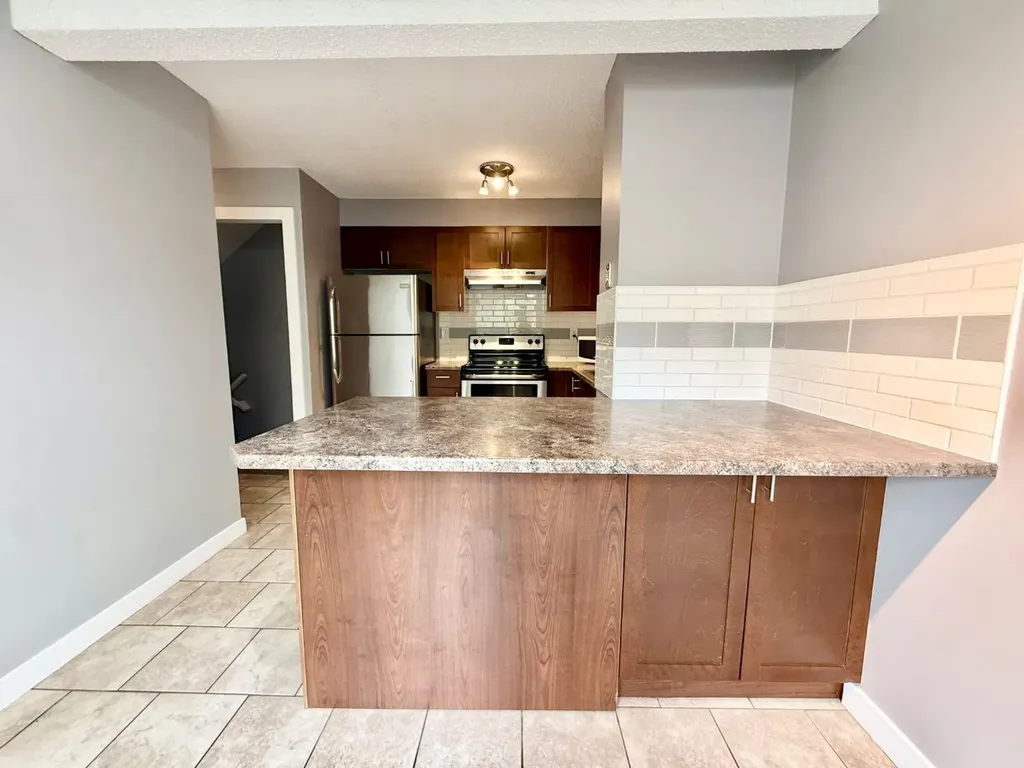 110 Tamarack Avenue Hinton AB T7V1C5