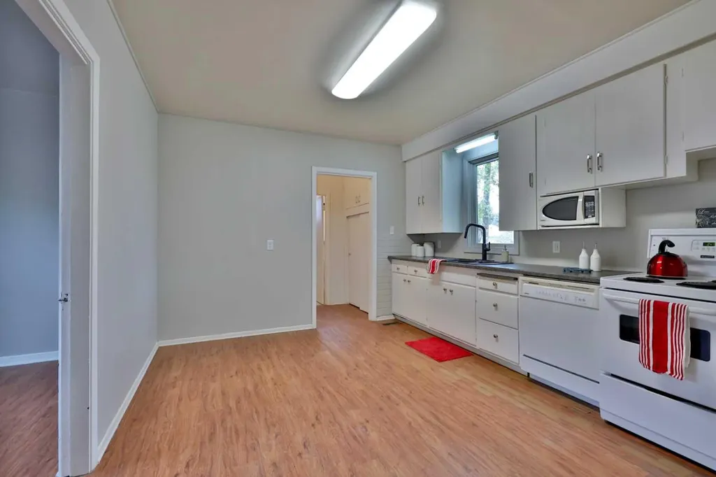 4624 56 Street Camrose AB T4V 2C3