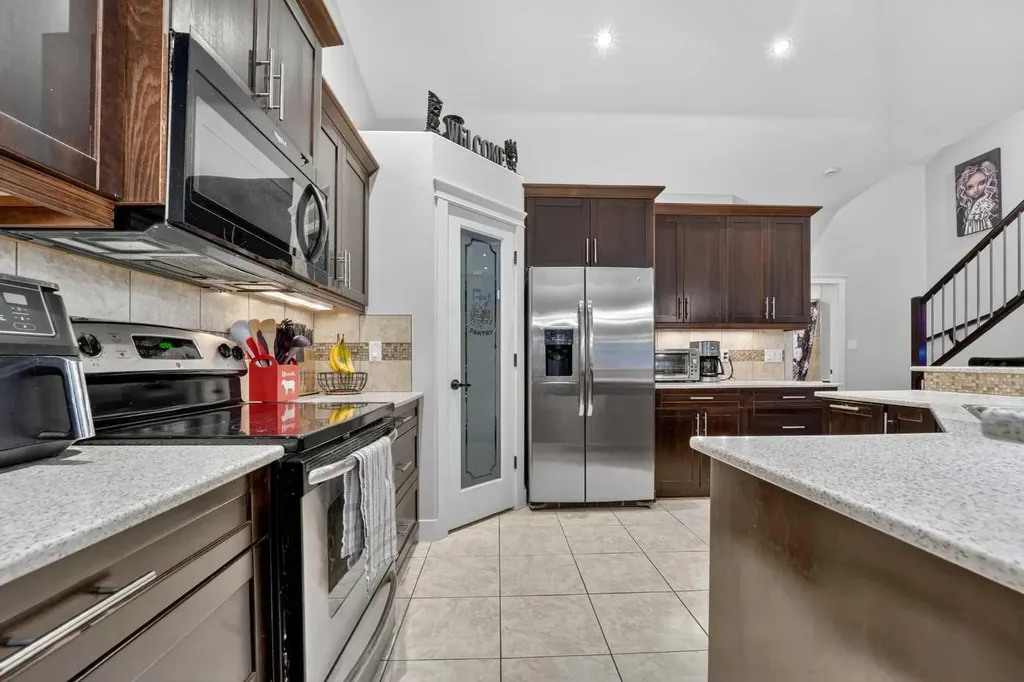 232 Sixmile Common S Lethbridge AB T1K 5S7