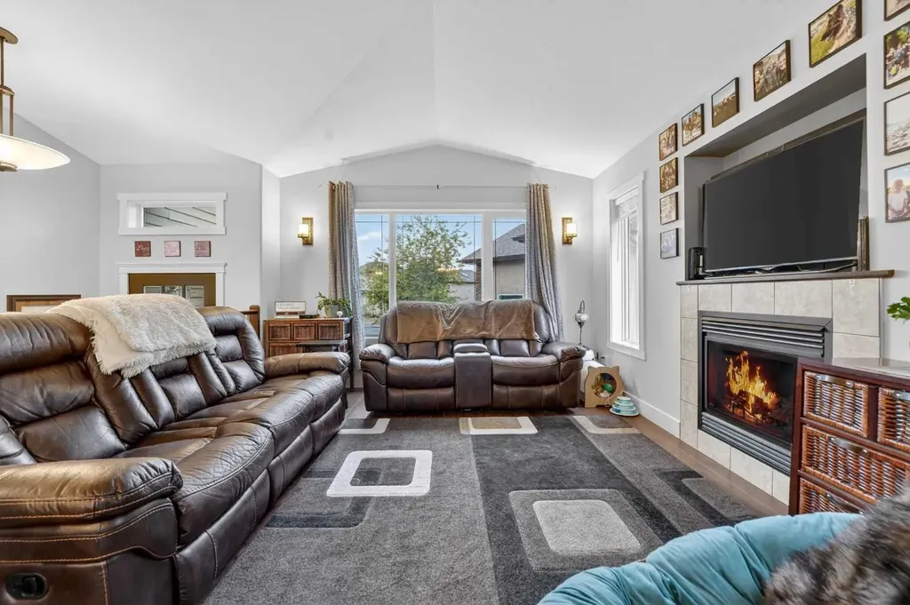 232 Sixmile Common S Lethbridge AB T1K 5S7