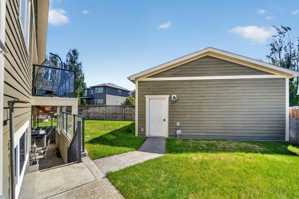 232 Sixmile Common S Lethbridge AB T1K 5S7
