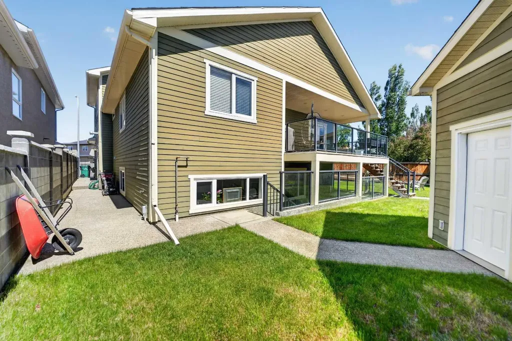 232 Sixmile Common S Lethbridge AB T1K 5S7