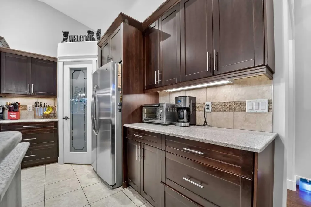 232 Sixmile Common S Lethbridge AB T1K 5S7