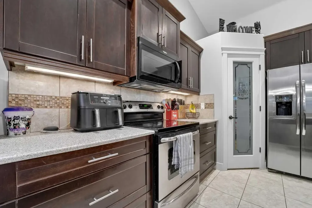 232 Sixmile Common S Lethbridge AB T1K 5S7