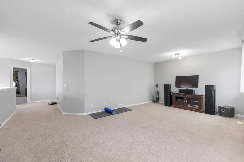 148 Springmere Chestermere AB T1X 1P1