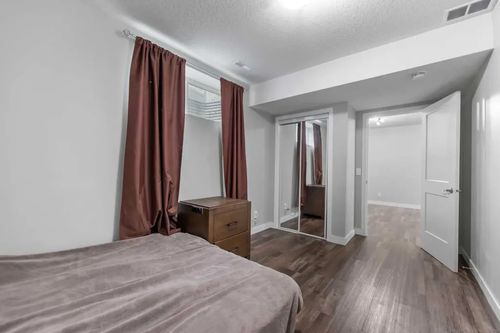 148 Springmere Chestermere AB T1X 1P1