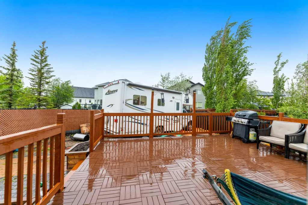 148 Springmere Chestermere AB T1X 1P1