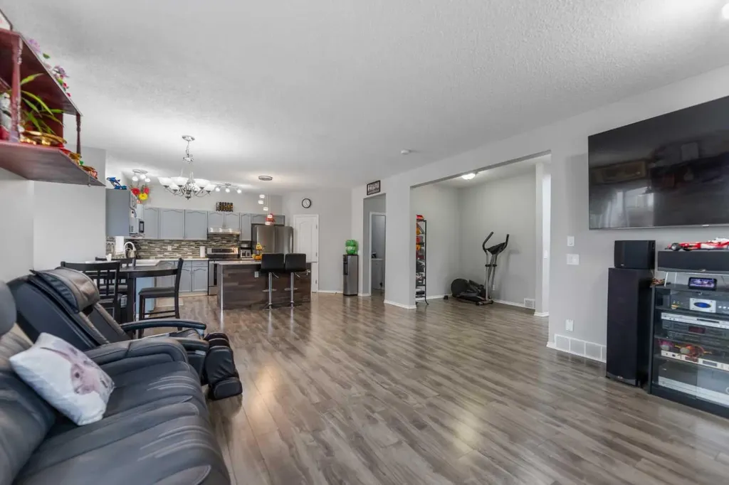 148 Springmere Chestermere AB T1X 1P1