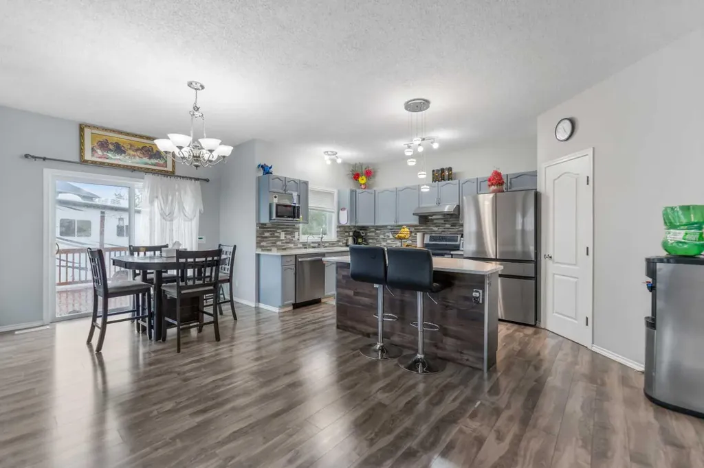148 Springmere Way Chestermere AB T1X 1P1