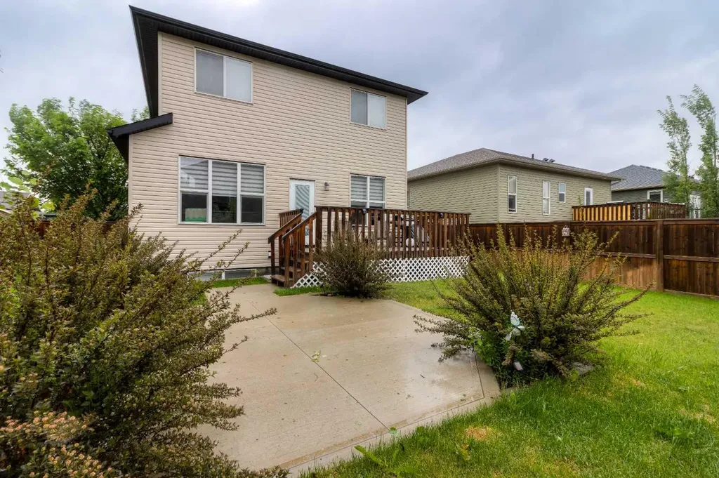4406 Sundance Drive Coalhurst AB T1L 0V0