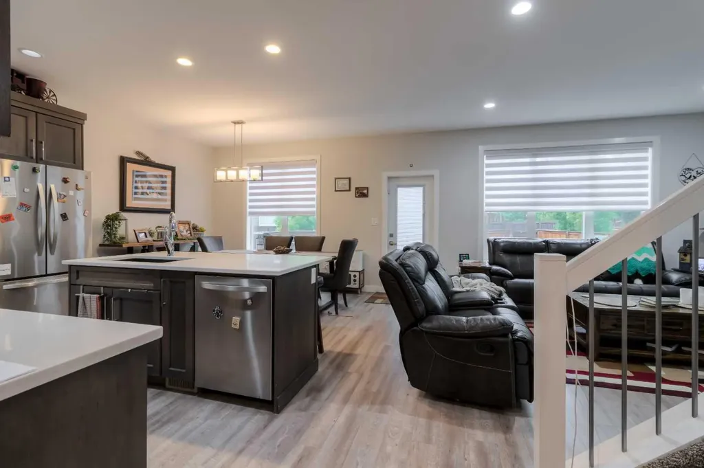 4406 Sundance Drive Coalhurst AB T1L 0V0