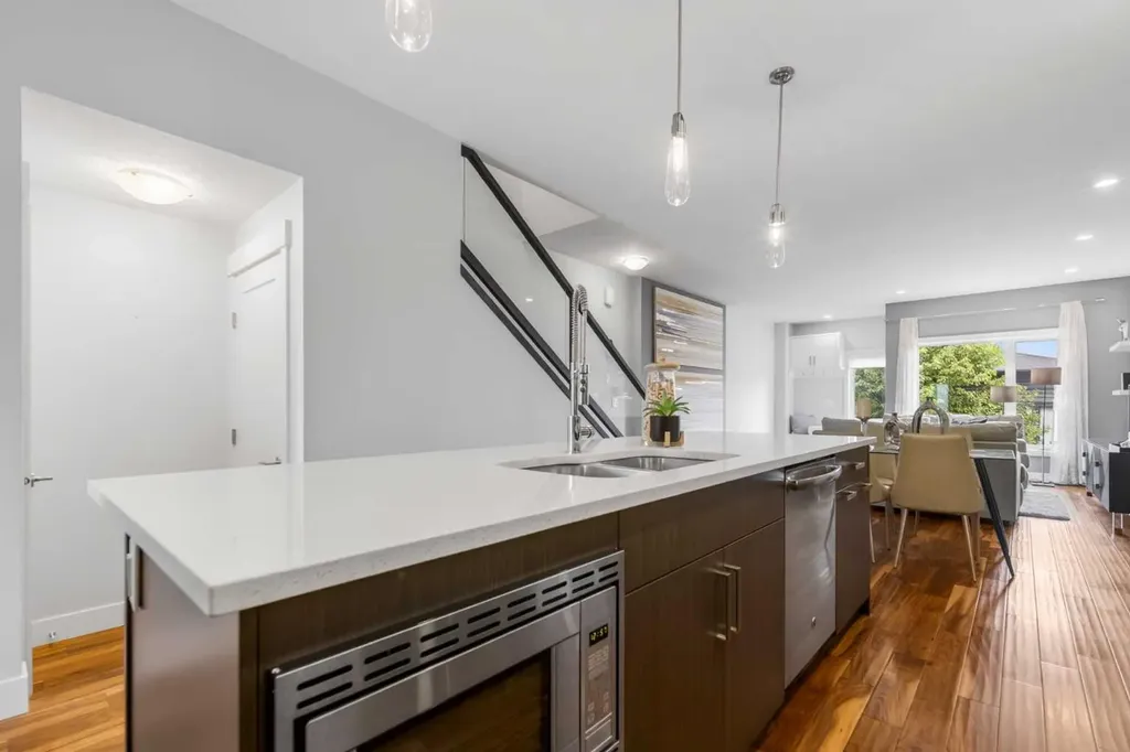 4660 82 Street NW Calgary AB T3B 2P7