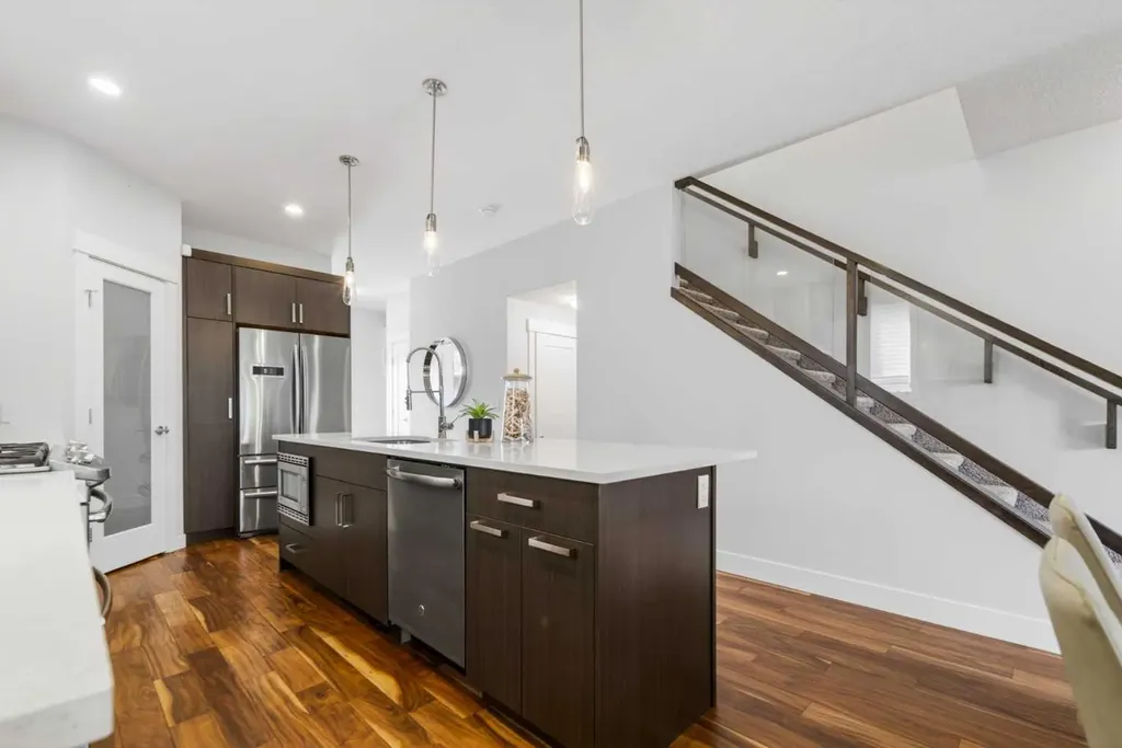 4660 82 Street NW Calgary AB T3B 2P7