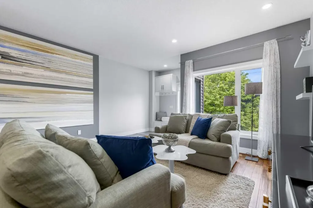 4660 82 Street NW Calgary AB T3B 2P7