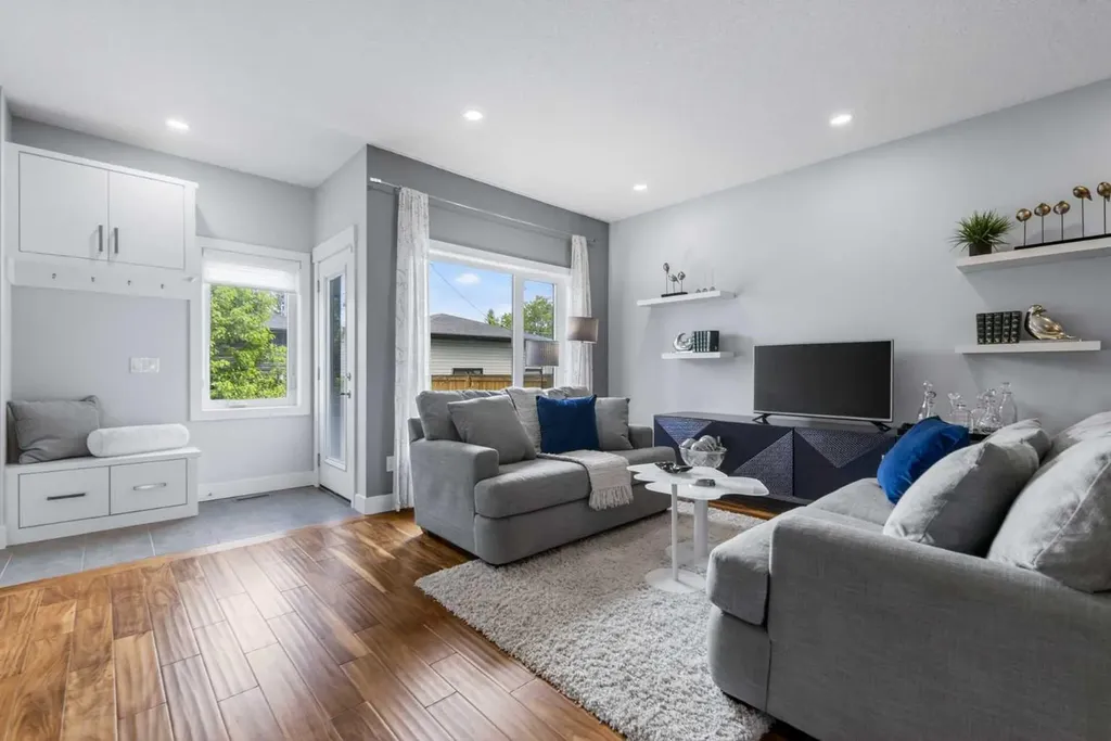 4660 82 Street NW Calgary AB T3B 2P7