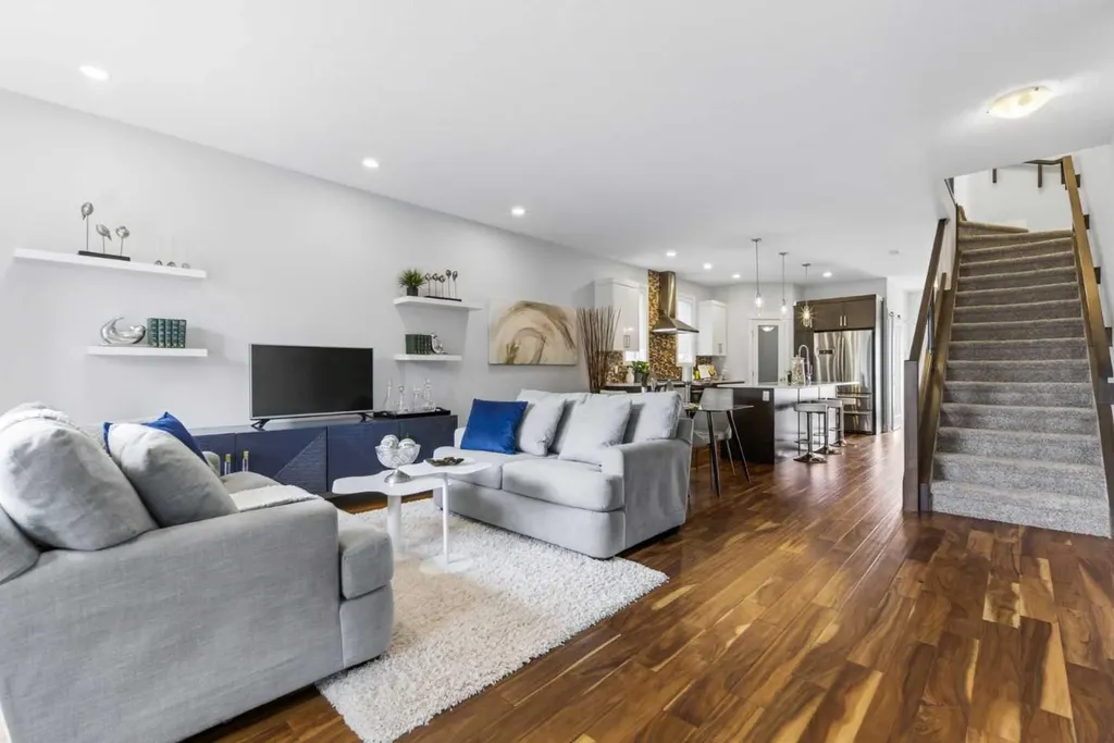 4660 82 Street NW Calgary AB T3B 2P7