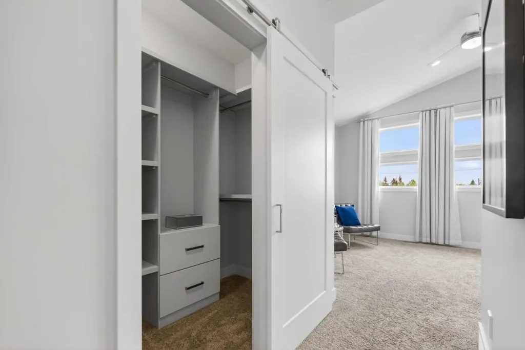 4660 82 Street NW Calgary AB T3B 2P7