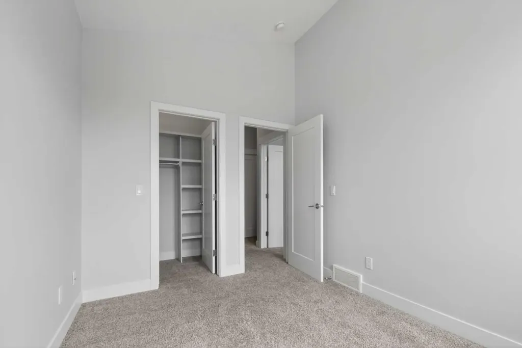 4660 82 Street NW Calgary AB T3B 2P7