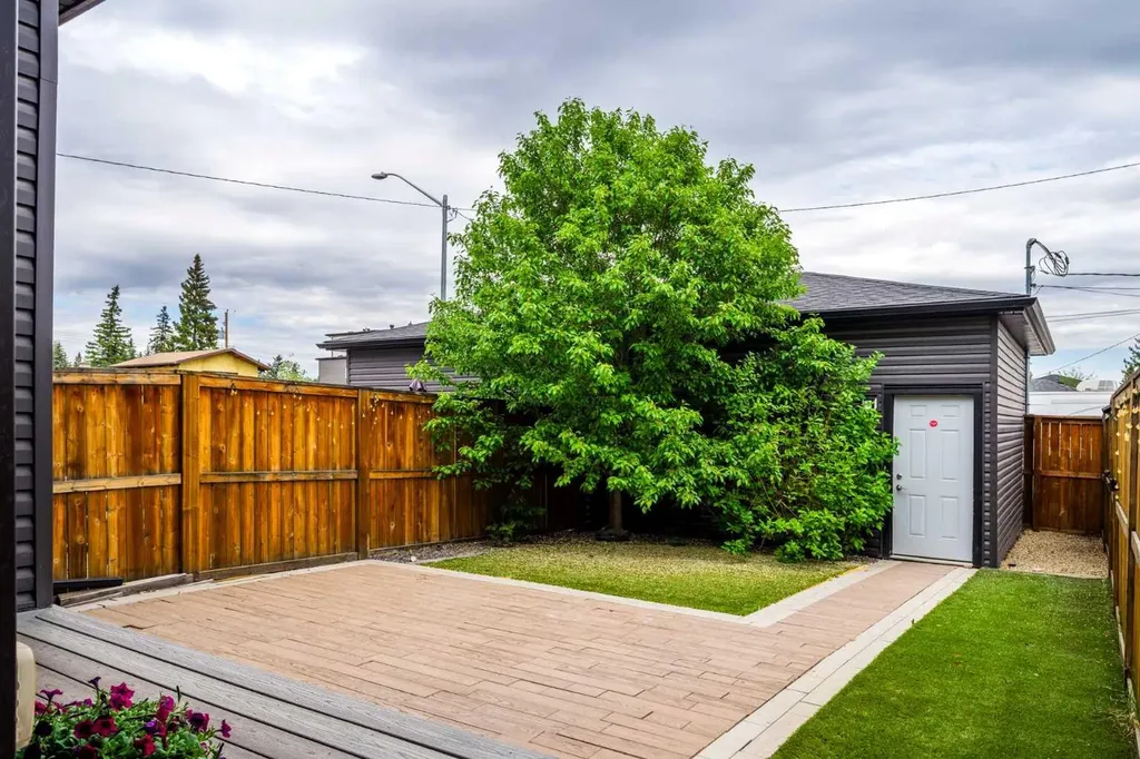4660 82 Street NW Calgary AB T3B 2P7