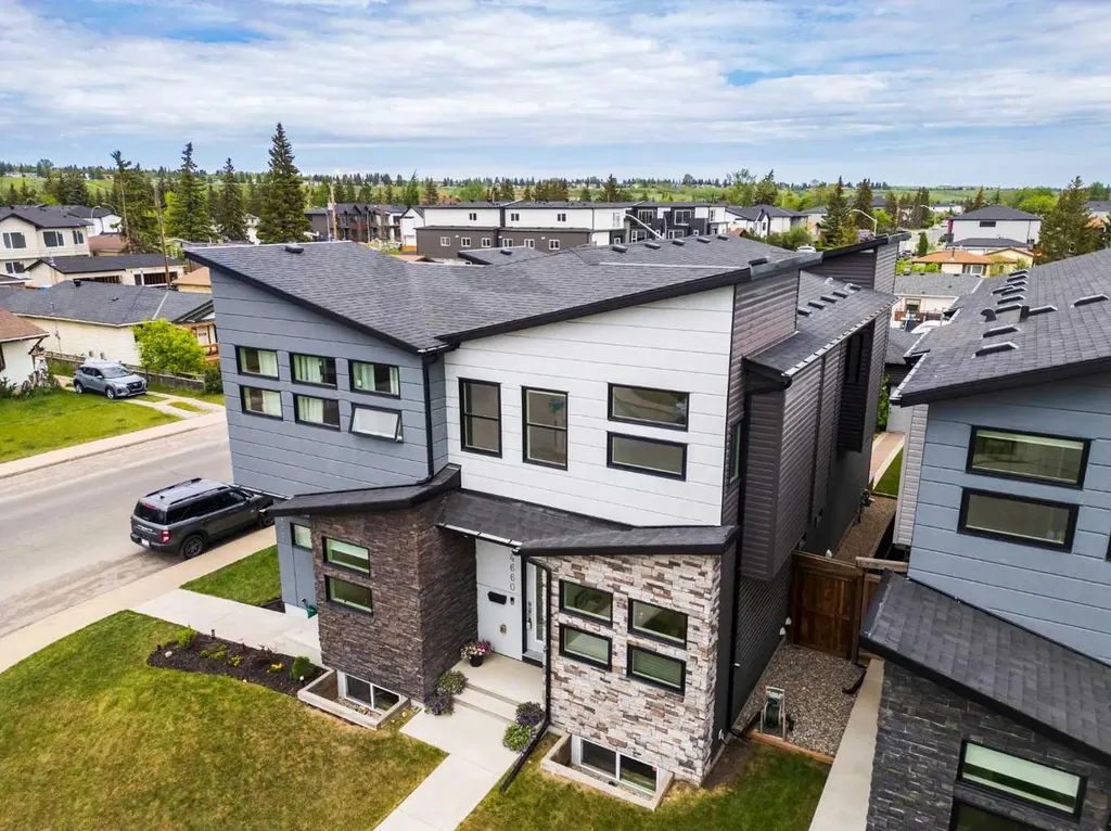 4660 82 Street NW Calgary AB T3B 2P7