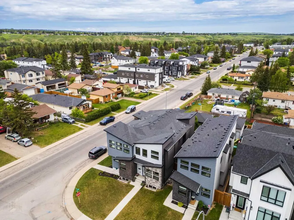 4660 82 Street NW Calgary AB T3B 2P7