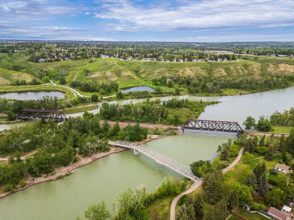 4660 82 Street NW Calgary AB T3B 2P7