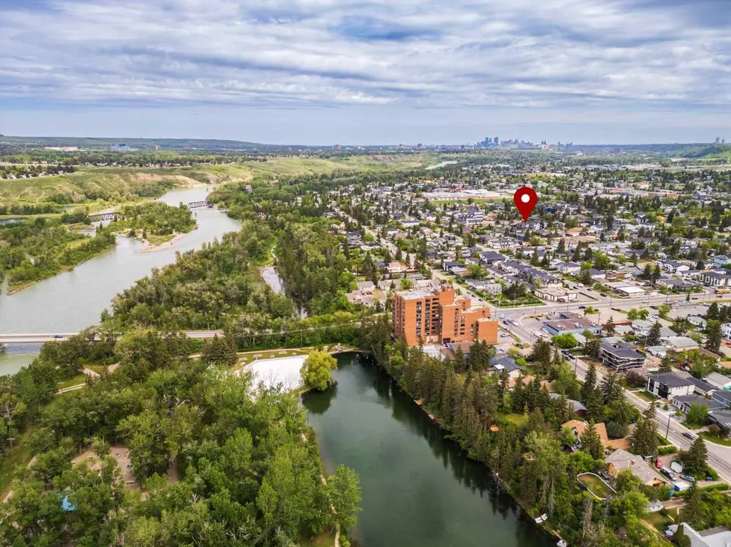 4660 82 Street NW Calgary AB T3B 2P7