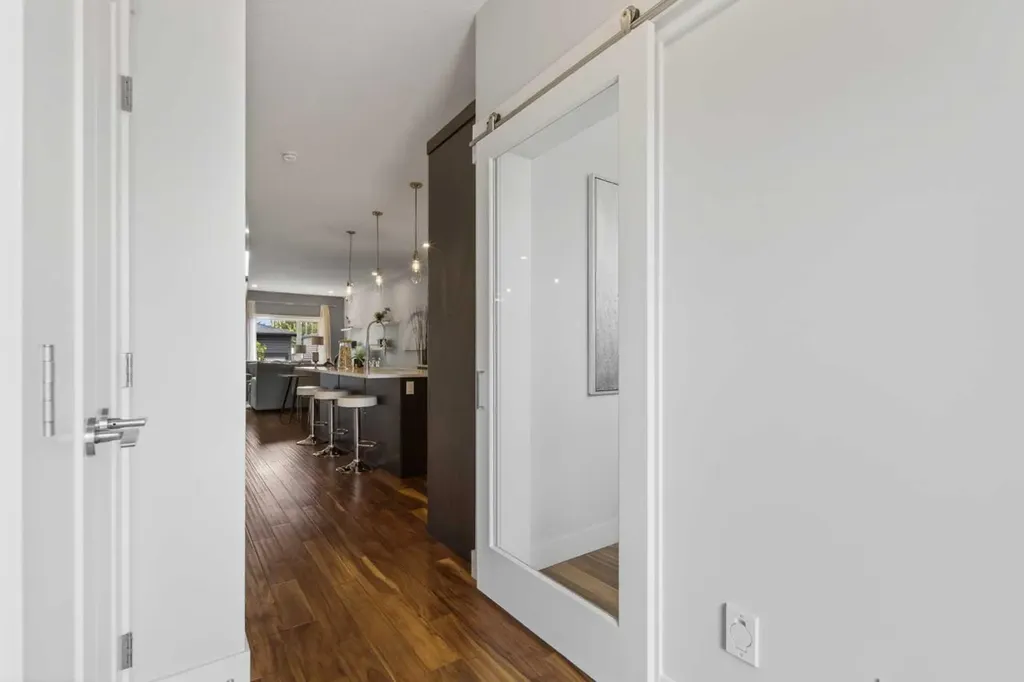 4660 82 Street NW Calgary AB T3B 2P7