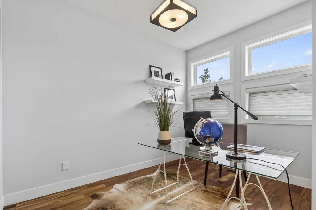 4660 82 Street NW Calgary AB T3B 2P7