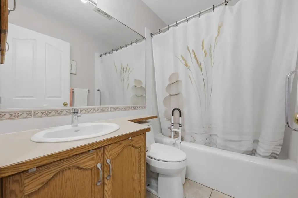 1008 Woodside Way NW Airdrie AB T4B 2T8