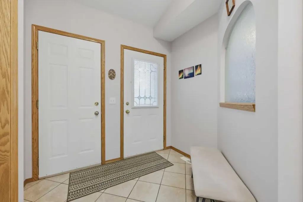 1008 Woodside Way NW Airdrie AB T4B 2T8