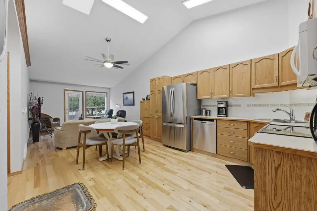 1008 Woodside Way NW Airdrie AB T4B 2T8