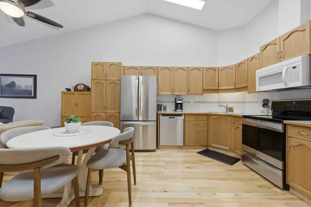 1008 Woodside Way NW Airdrie AB T4B 2T8