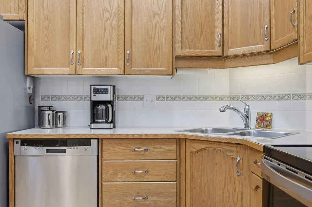 1008 Woodside Way NW Airdrie AB T4B 2T8