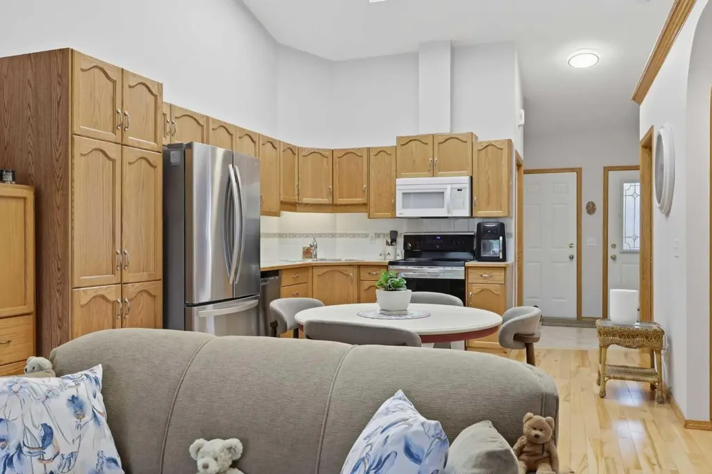 1008 Woodside Way NW Airdrie AB T4B 2T8