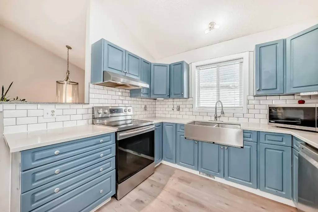 137 Erin Meadow Bay SE Calgary AB T2B 3A2