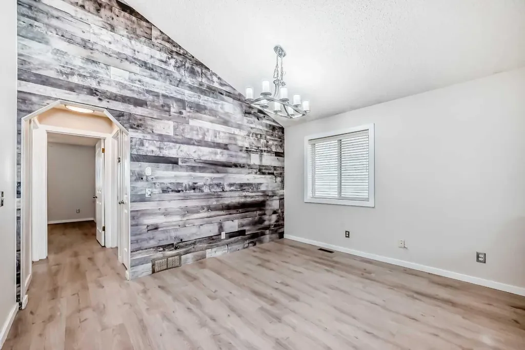 137 Erin Meadow Bay SE Calgary AB T2B 3A2