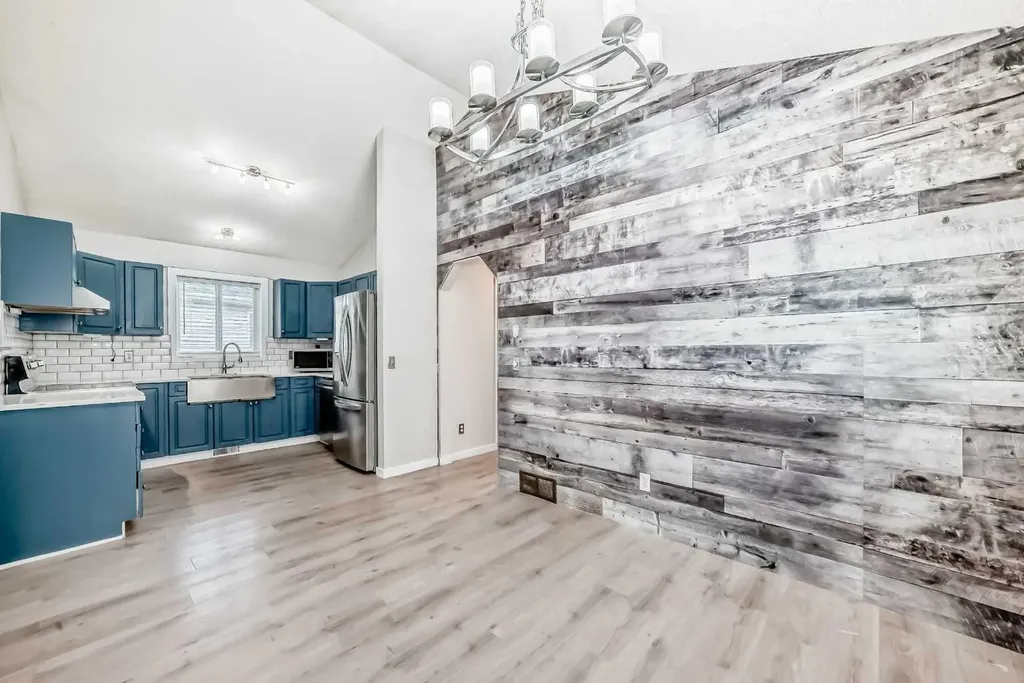 137 Erin Meadow Bay SE Calgary AB T2B 3A2