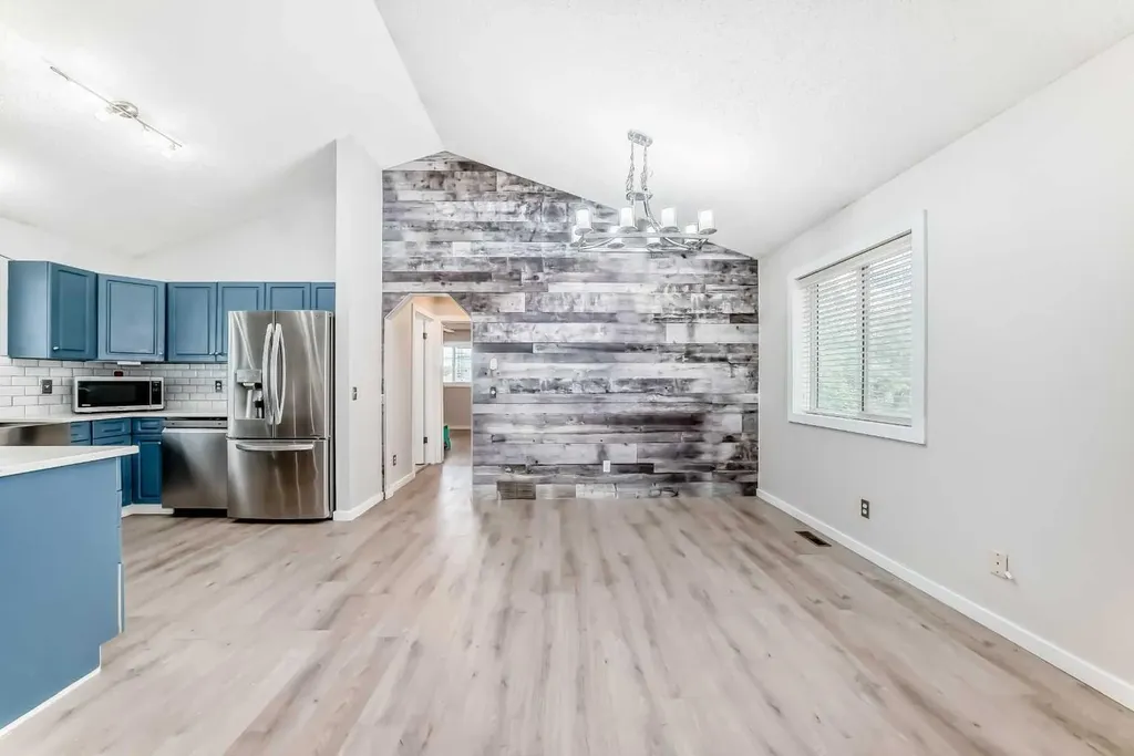 137 Erin Meadow Bay SE Calgary AB T2B 3A2