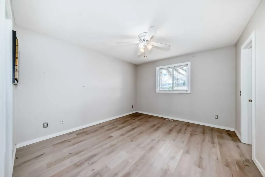 137 Erin Meadow Bay SE Calgary AB T2B 3A2