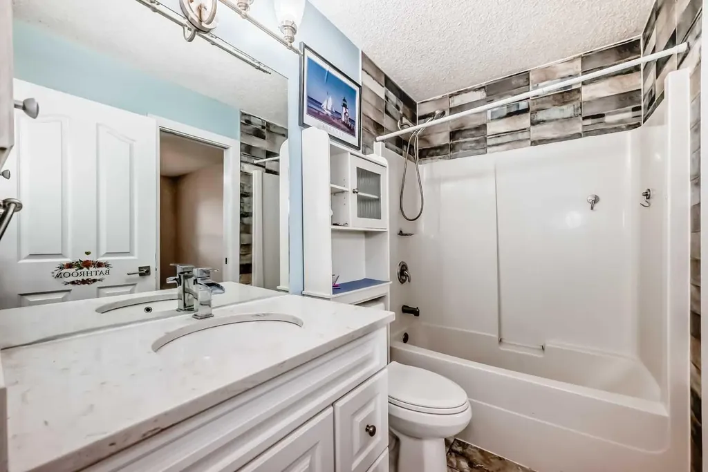 137 Erin Meadow Bay SE Calgary AB T2B 3A2