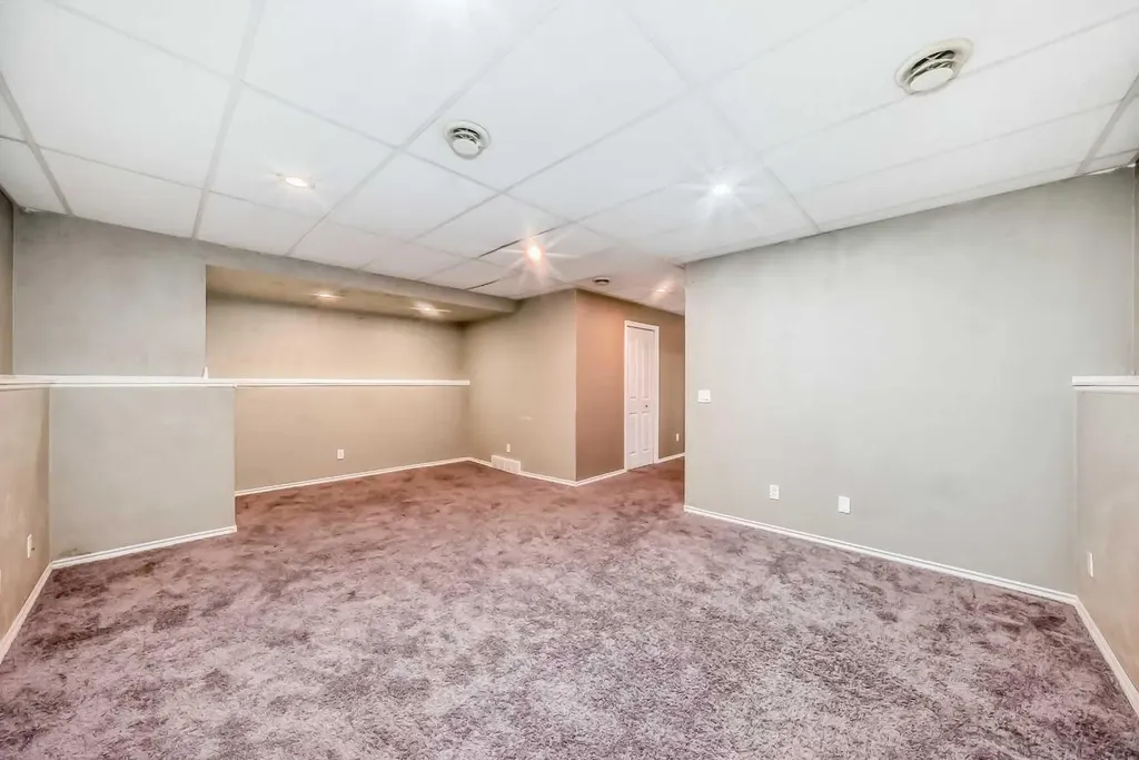 137 Erin Meadow Bay SE Calgary AB T2B 3A2