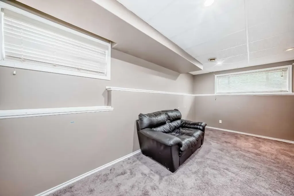 137 Erin Meadow Bay SE Calgary AB T2B 3A2