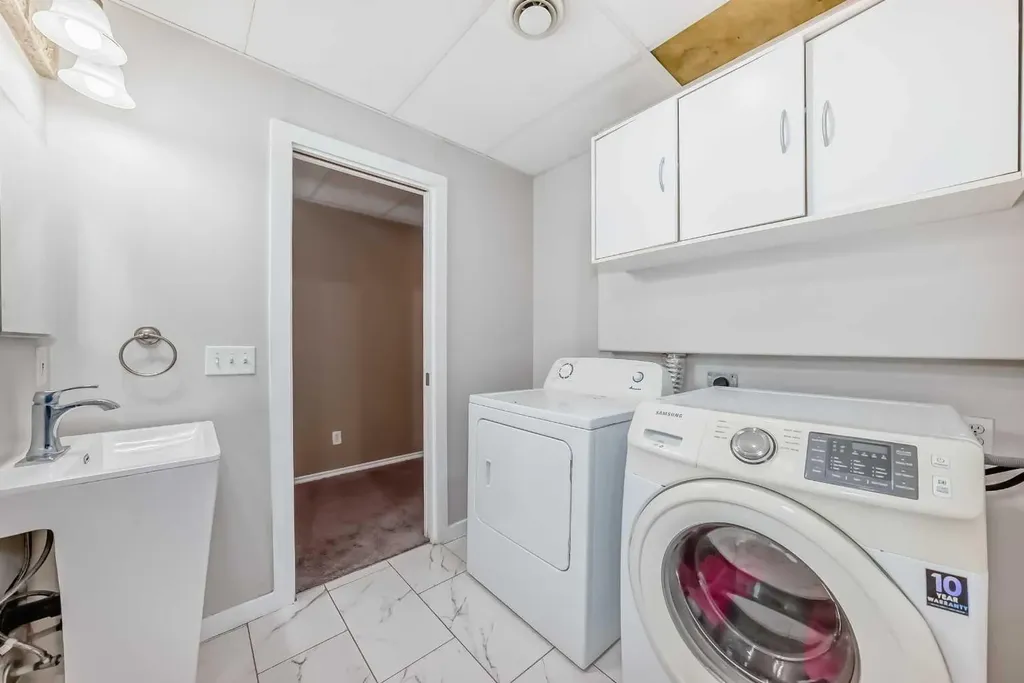 137 Erin Meadow Bay SE Calgary AB T2B 3A2