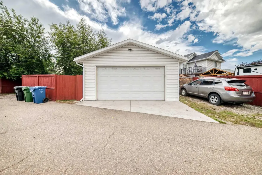 137 Erin Meadow Bay SE Calgary AB T2B 3A2