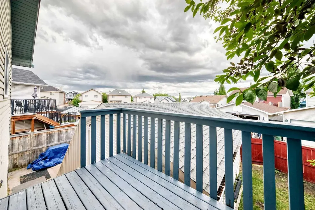 137 Erin Meadow Bay SE Calgary AB T2B 3A2
