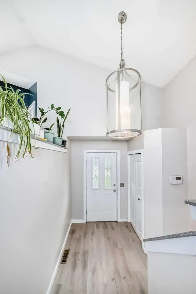 137 Erin Meadow Bay SE Calgary AB T2B 3A2