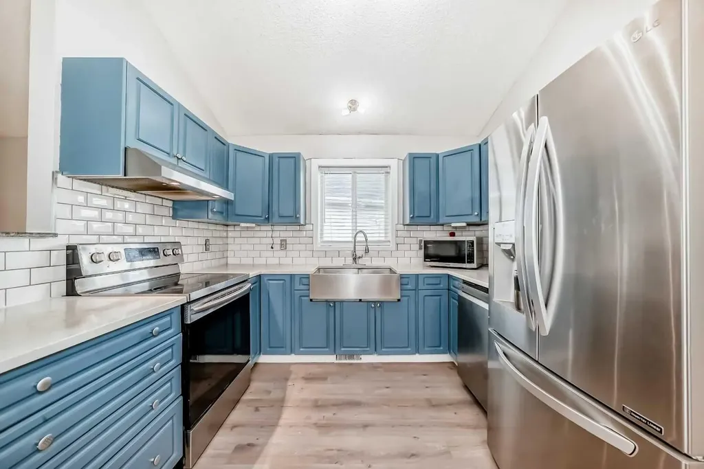 137 Erin Meadow Bay SE Calgary AB T2B 3A2