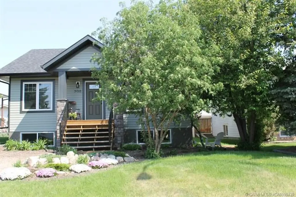 5018 61 Avenue Close Ponoka AB T4J 1E7
